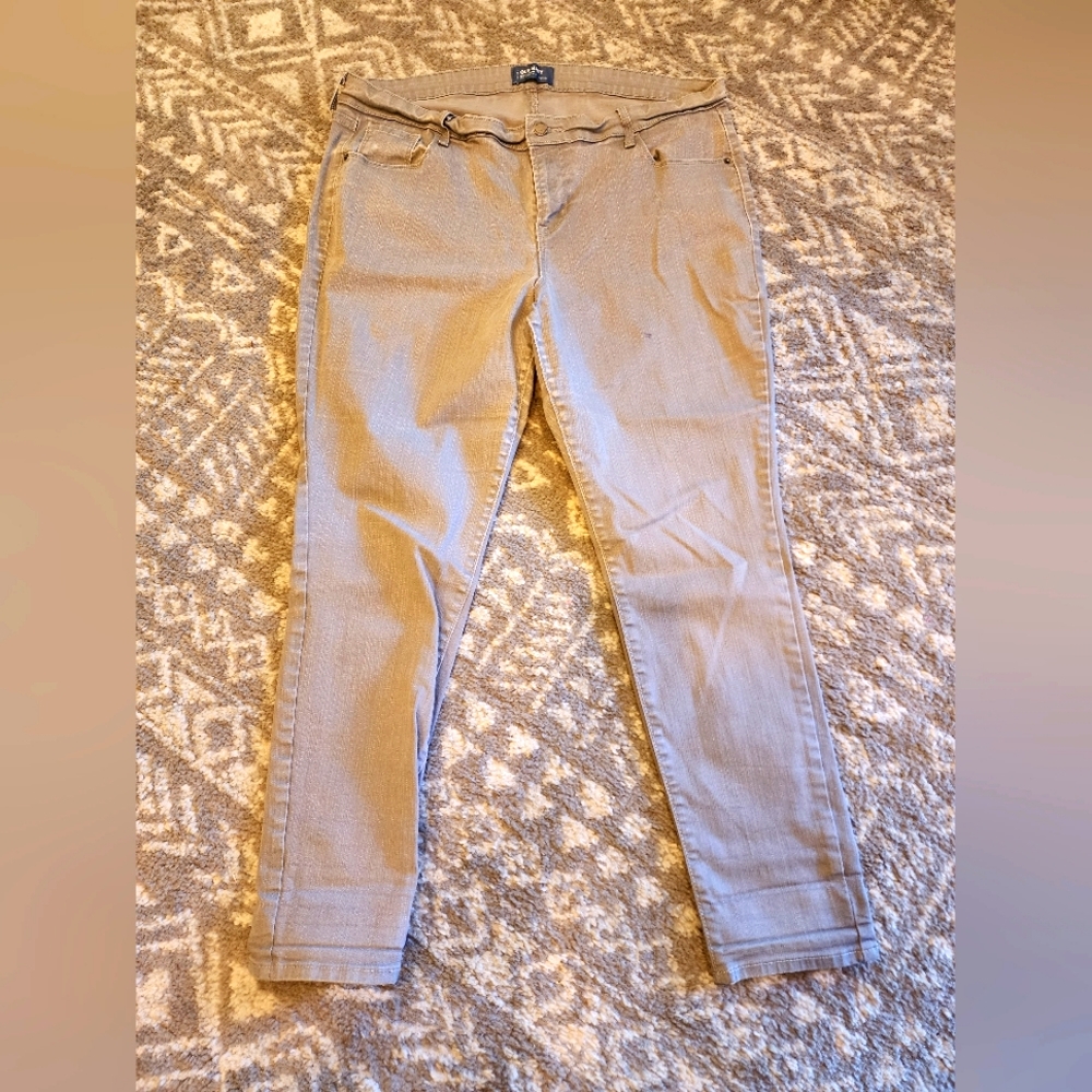 Old Navy Rockstar Mid Rise Light Gray Jeans
